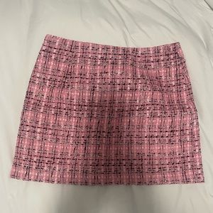 Pink tweed mini skirt!